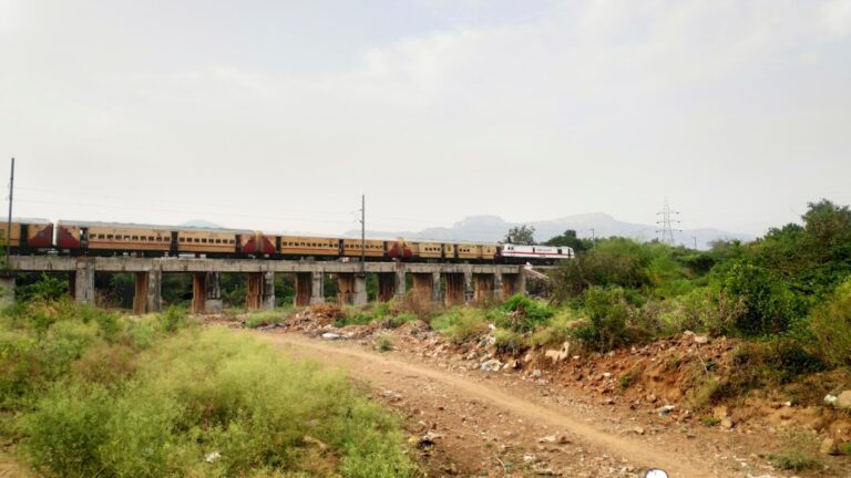 gaya dhanbad local train