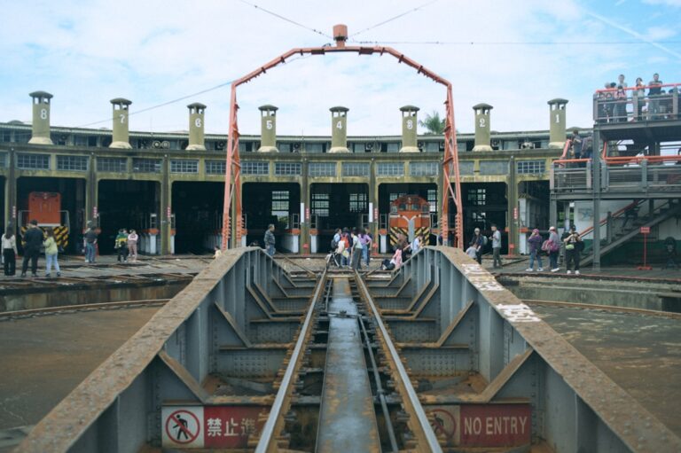 prayagraj to gaya local train time table