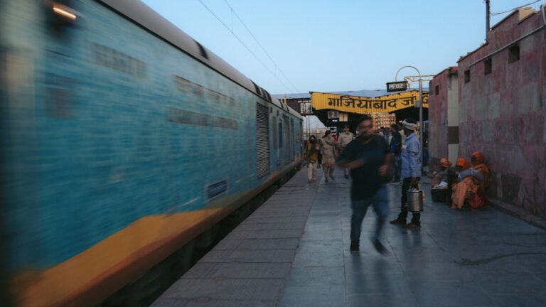 varanasi to gaya local train